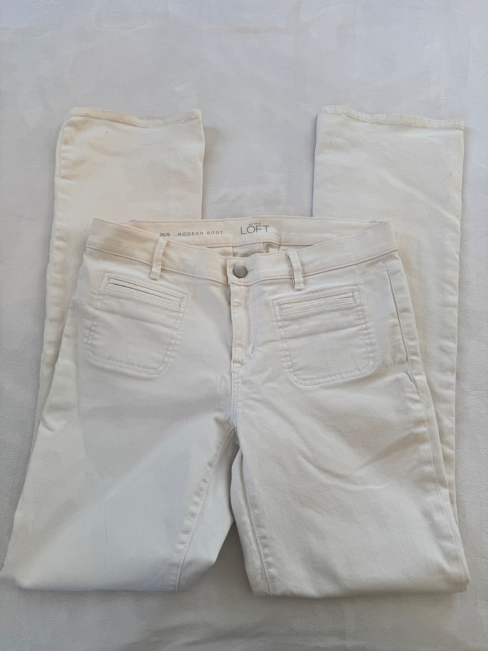 LOFT Modern Boot Women's White Jeans Size 28/6